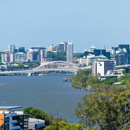 High Street Toowong 4*