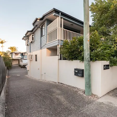Inner New Farm 3-bed Townhouse With Yard * Brisbane
