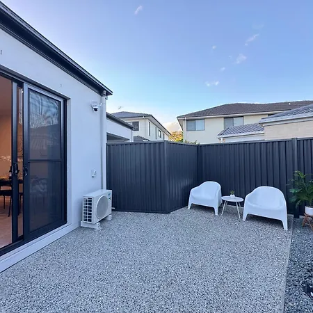 Holiday home Luxe 2b2b Walk To Sunnybank Market Square *