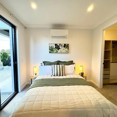 Holiday home Luxe 2b2b Walk To Sunnybank Market Square *