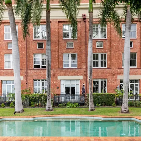 Woolstore Riverfront Teneriffe Apartment *