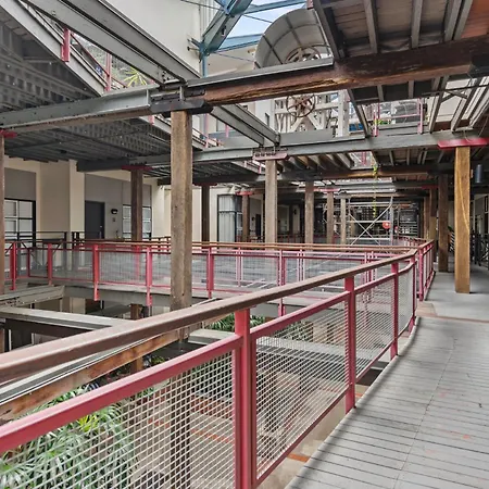 Woolstore Riverfront Teneriffe Apartment *