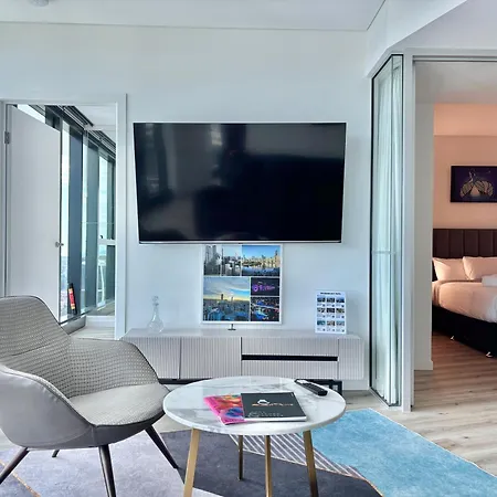 Brisbane's Highest Rated 3 Bedroom Luxury -above 60th Floor- Incredible Views In Skytower, Brisbane's Tallest Building -complimentary Wifi, Drinks, Snacks & Streaming Access * Brisbane
