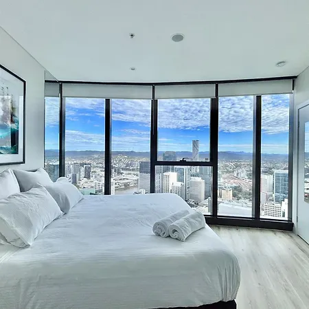 Brisbane's Highest Rated 3 Bedroom Luxury -above 60th Floor- Incredible Views In Skytower, Brisbane's Tallest Building -complimentary Wifi, Drinks, Snacks & Streaming Access *