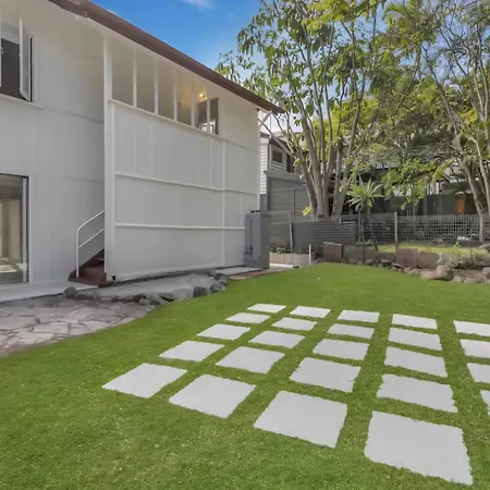 6 Mins To City-stylish Retreat Holiday home