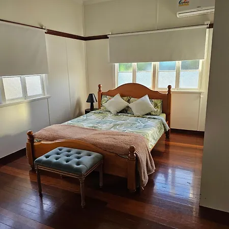 Holiday home 6 Mins To City-stylish Retreat Brisbane