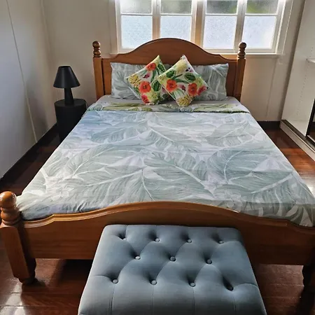 6 Mins To City-stylish Retreat Holiday home Brisbane