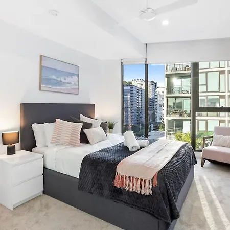 Spacious 2br - Free Parking & Balcony & Pool Apartment