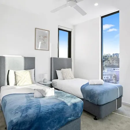 Spacious 2br - Free Parking & Balcony & Pool Apartment Brisbane