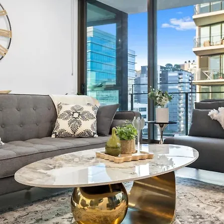 Spacious 2br - Free Parking & Balcony & Pool Brisbane