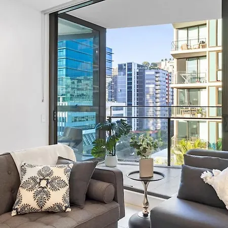 Spacious 2br - Free Parking & Balcony & Pool Apartment *