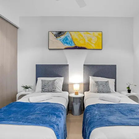 Your Qw Escape - Pool Gym & Stunning Sky View Apartment Brisbane