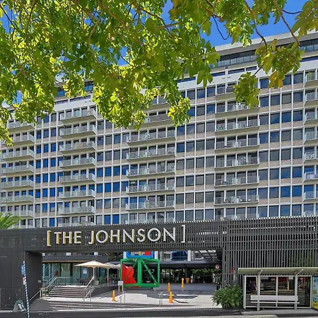 Bright Cbd 2 Bedroom Resort-style Escape * Brisbane