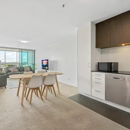 Kangaroo Point 2-bed Flat With Gym & Pool *