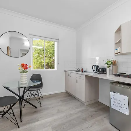 Apartment Stylish Centre - Short Walk To Hosp *