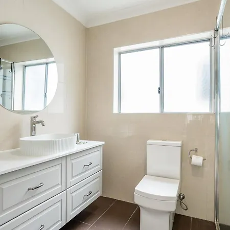 Modern 2br Near Portside & Airport Apartment Brisbane