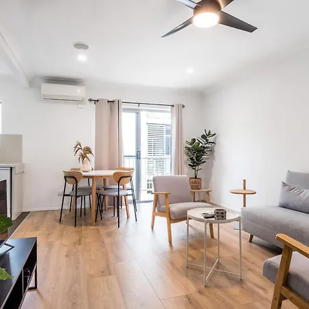 Modern 2br Near Portside & Airport