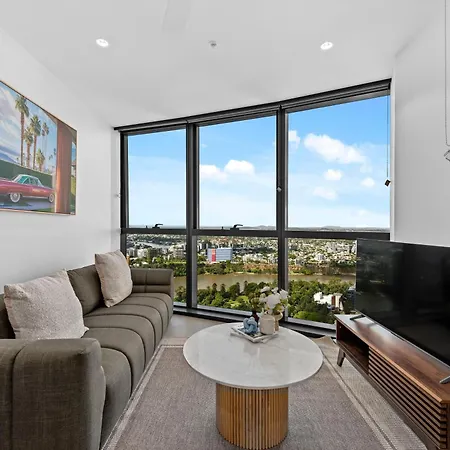 Queens Wharf - Luxe 2br With Stunning Views & Pool Apartment