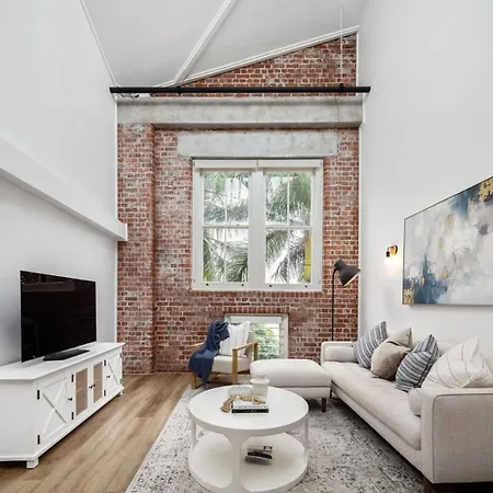 Woolstore Style - 2bed-2bath-1car - Teneriffe * Brisbane