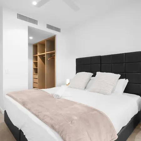 Apartment 35th Floor Cbd Luxury At Queens Wharf Brisbane