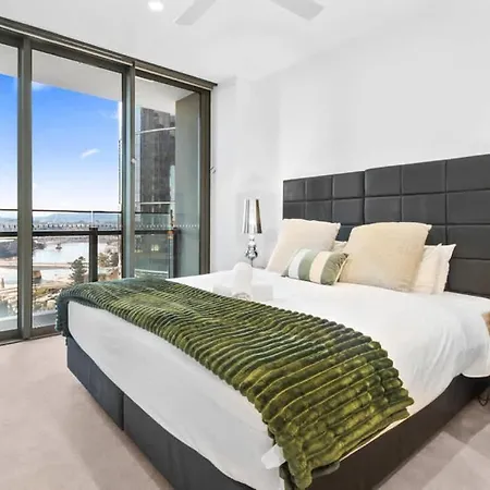 Apartment Queens Wharf - Cbd Luxury With Pool And Gym Brisbane