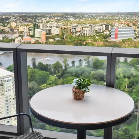 A Queens Wharf 3501 Apartment *