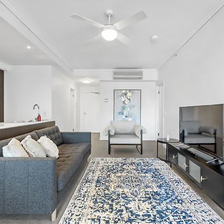 Spacious Valley Pad In Street Precinct * Brisbane