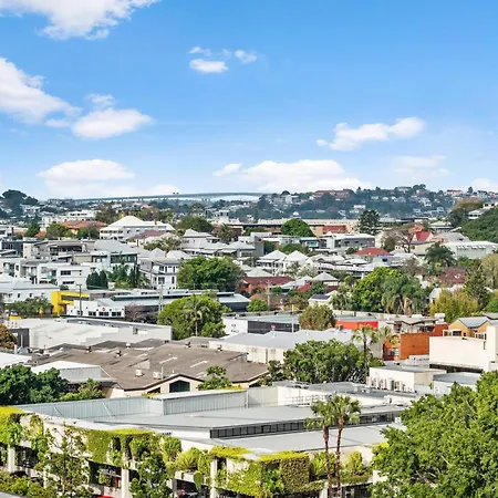 Spacious Valley Pad In Street Precinct Brisbane