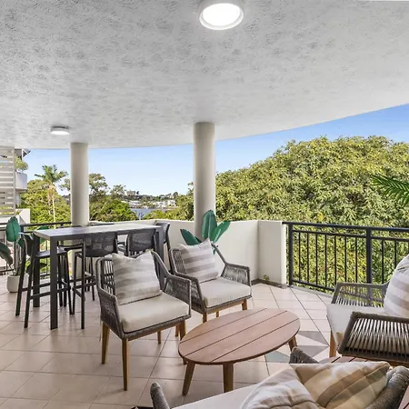 Oxlade Luxury Riverfront Brisbane