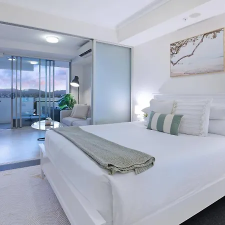 Boundless Horizons - Stylish Comfort & Views