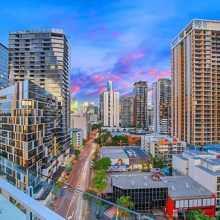 Boundless Horizons - Stylish Comfort & Views Apartment Brisbane