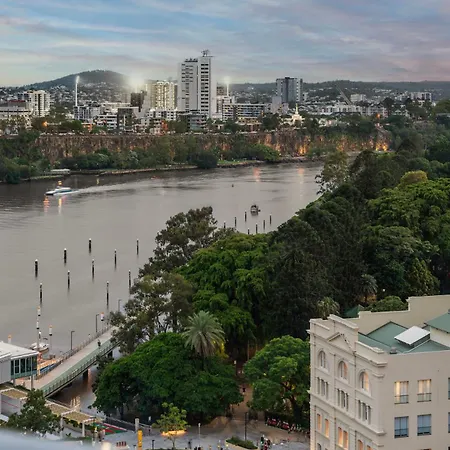 A Touch Of Class - 2bed-2bath-1car-balcony-views - Cbd Apartment Brisbane