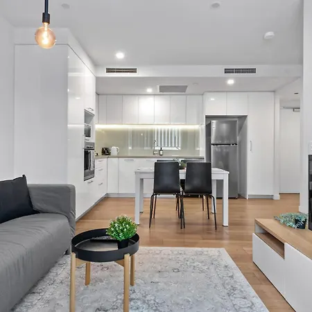 Apartment South Bank Sleek - 1bed-1bath-1car-balcony