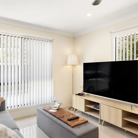 Smart Self Check-in - Sunnybank Station Apartment