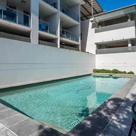 Edge Albion Pool, Patio & Access *