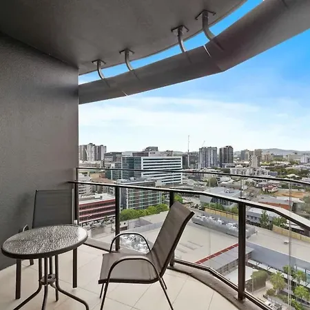 Capri - Executive 1br In Fortitude Valley Parking *