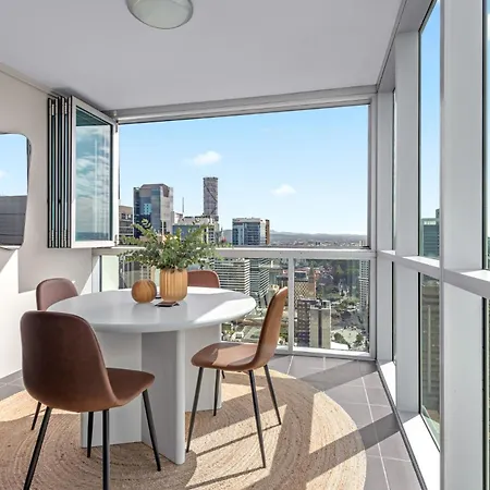 Apartment Floor 2bed-2bath-2car-pool-views - Cbd Brisbane