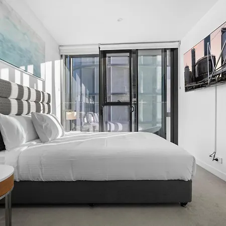 Apartment Escape With Balcony & Resort-style Amenities *