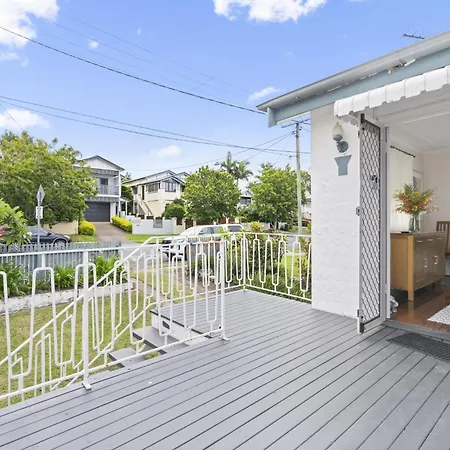 Spacious Family With Garden In Quiet Suburb Holiday home *