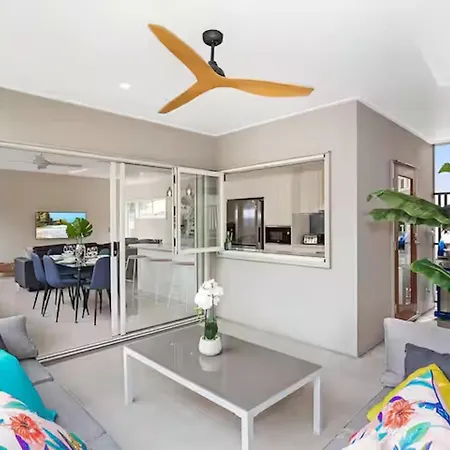 Villa Park Avenue Luxe Chic Townhouse Sleeps 9, Carpark Brisbane