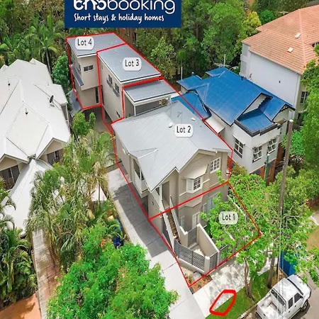 Villa Park Avenue Luxe Chic Townhouse Sleeps 9, Carpark Brisbane