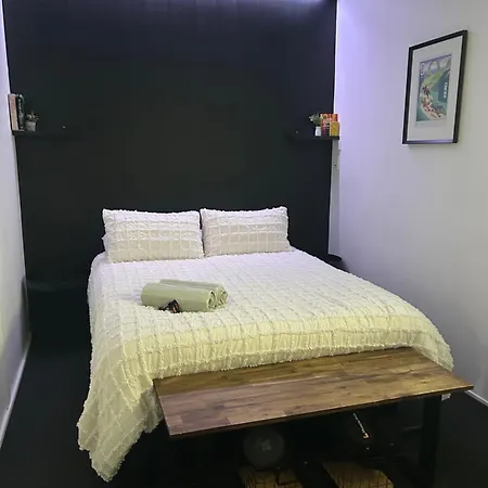 Holiday home West Hub. Private Infrared Sauna Near & Much More! New Purpose Built Loft Style!