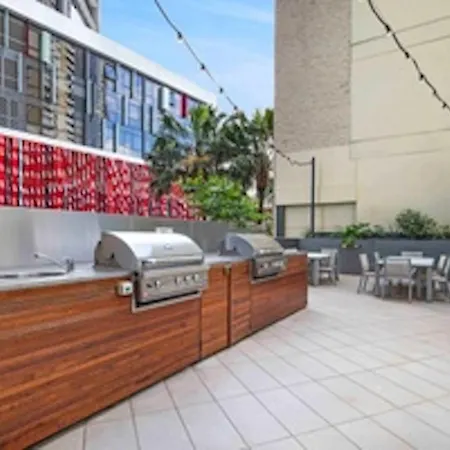 Holly's Skyline-views, Pool, Spa, Cbd