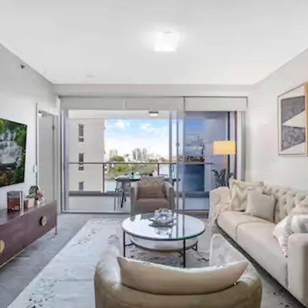 Holly's Skyline-views, Pool, Spa, Cbd Brisbane