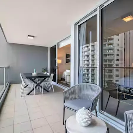 Apartment Holly's Skyline-views, Pool, Spa, Cbd Brisbane