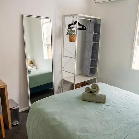 Hot Tub, Ice Bath, Gym, Sauna, Pool Table Coorparoo Haven