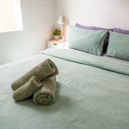 Homestay Hot Tub, Ice Bath, Gym, Sauna, Pool Table Coorparoo Haven *