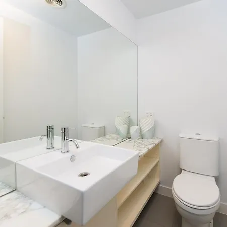 Oxford Street Prime Location Bulimba