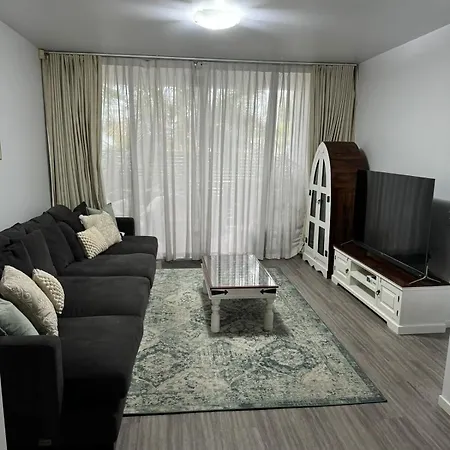 Oxford Street Prime Location Bulimba