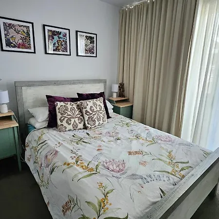 Oxford Street Prime Location Bulimba * Brisbane
